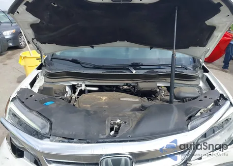 2019 Honda Pilot Touring from USA, damaged, VIN 5FNYF5H65KB019669